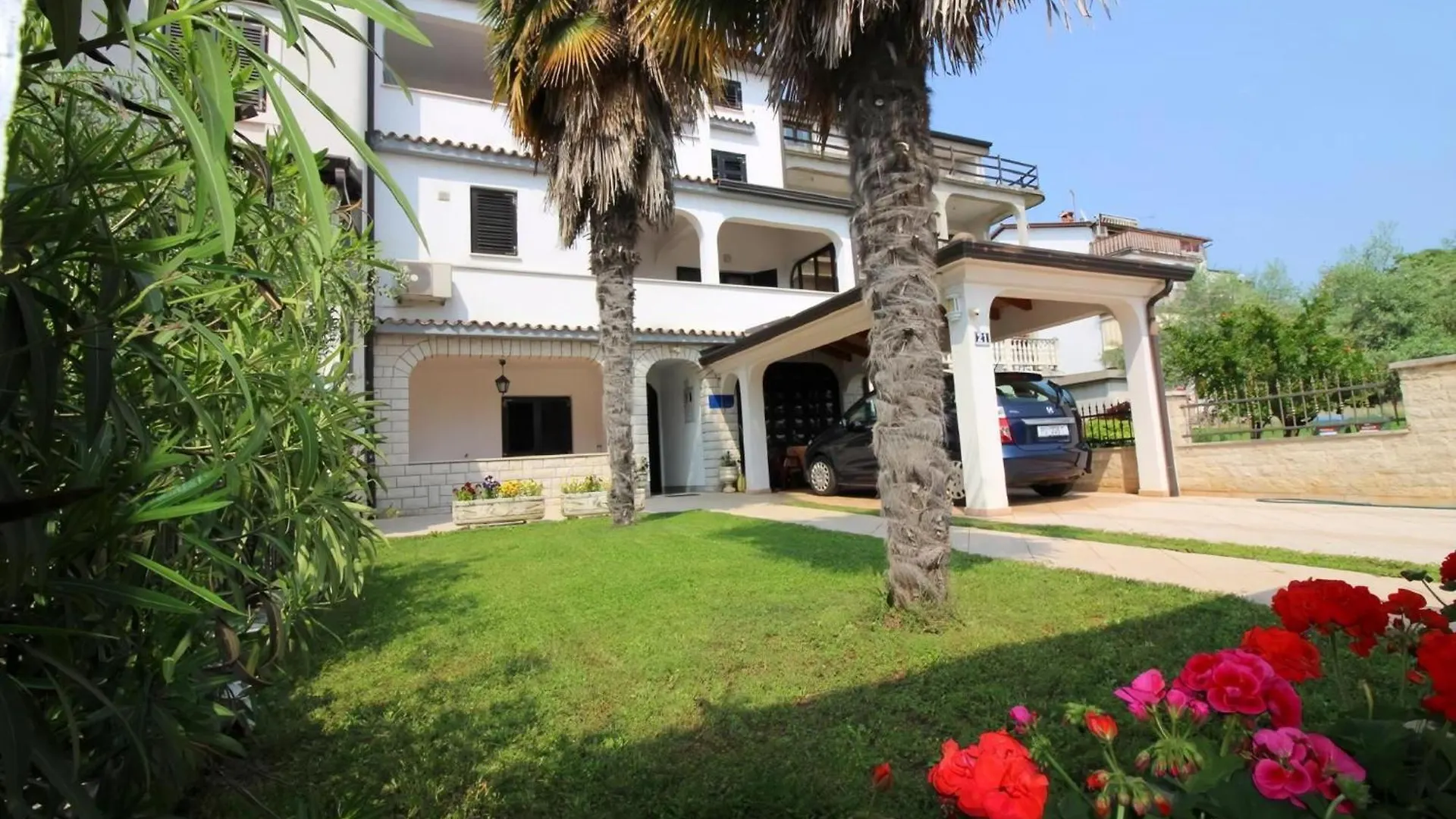 Daire Studio Vista 1 Fuer 2 Personen Mit Garten Und Grill Poreč